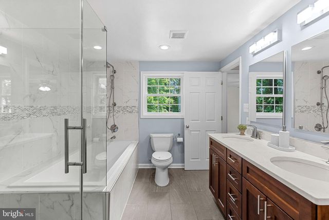 2284 DOSINIA CT, Reston, VA 20191