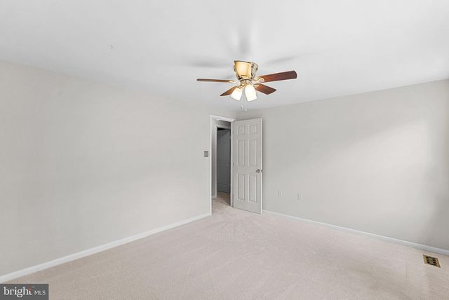 2284 DOSINIA CT, Reston, VA 20191