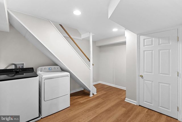 2284 DOSINIA CT, Reston, VA 20191