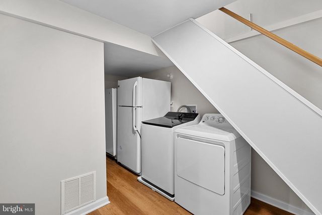 2284 DOSINIA CT, Reston, VA 20191