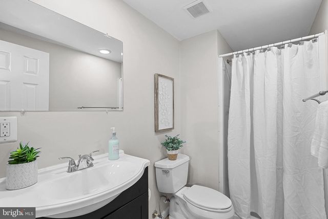 2284 DOSINIA CT, Reston, VA 20191
