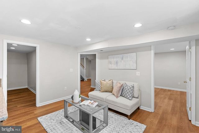 2284 DOSINIA CT, Reston, VA 20191
