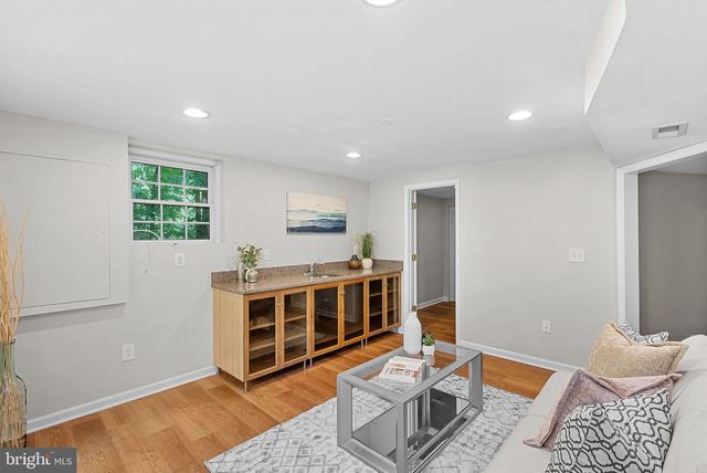 2284 DOSINIA CT, Reston, VA 20191