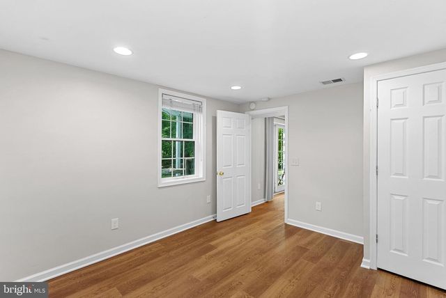 2284 DOSINIA CT, Reston, VA 20191