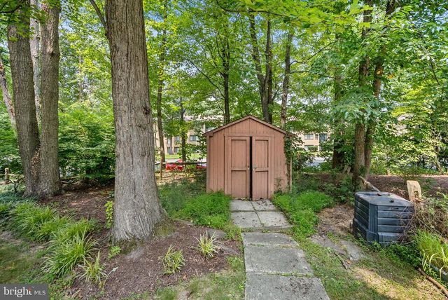 2284 DOSINIA CT, Reston, VA 20191