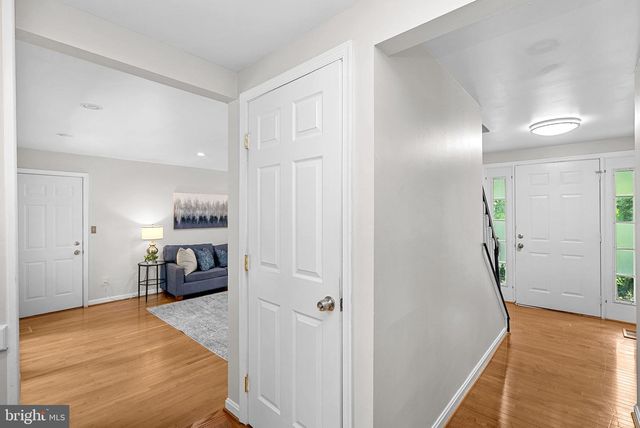 2284 DOSINIA CT, Reston, VA 20191