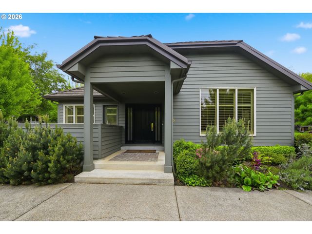 835 FAIRWAY VIEW Dr, Eugene, OR 97401