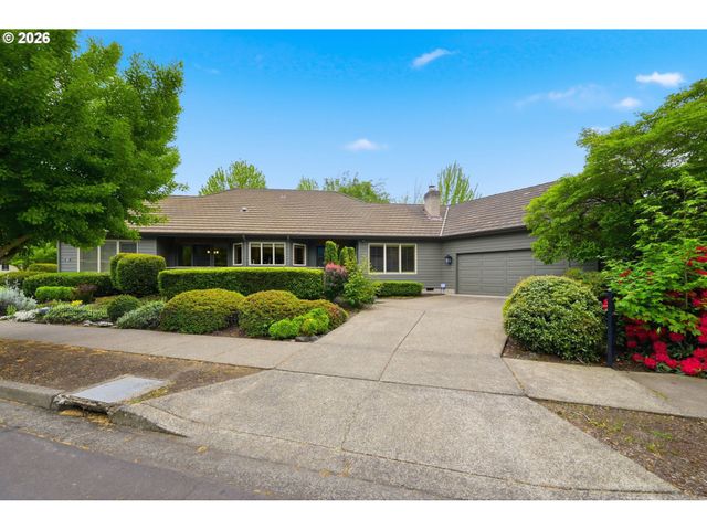 835 FAIRWAY VIEW Dr, Eugene, OR 97401