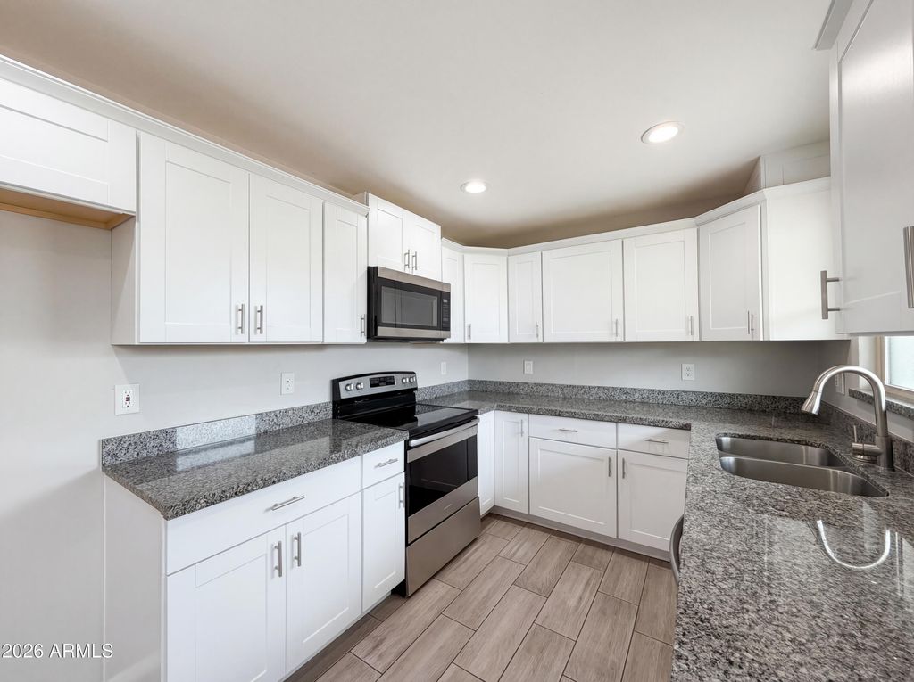 1331 E ELTON Avenue, Mesa, AZ 85204 — photo 2