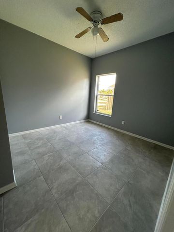 974 SE Albatross Avenue, Port St. Lucie, Port St Lucie, FL 34983