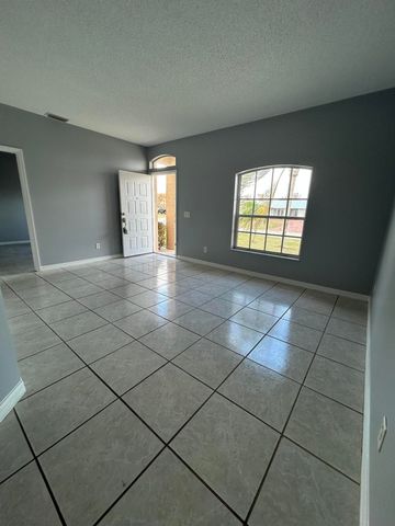 974 SE Albatross Avenue, Port St. Lucie, Port St Lucie, FL 34983