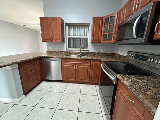 974 SE Albatross Avenue, Port St. Lucie, Port St Lucie, FL 34983