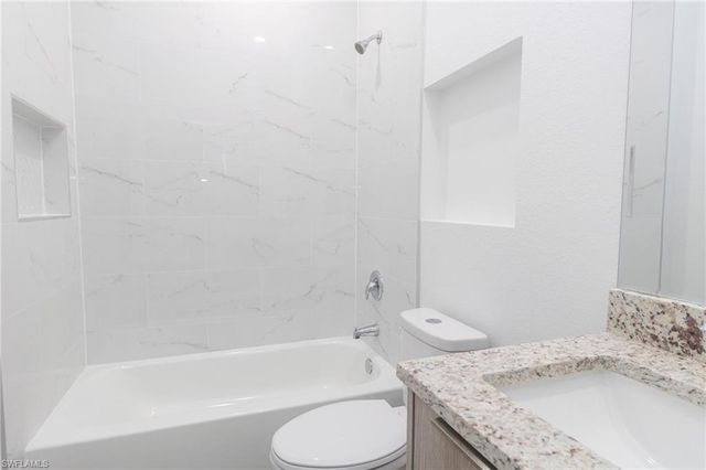 1119 Deauville ST E, Lehigh Acres, FL 33974