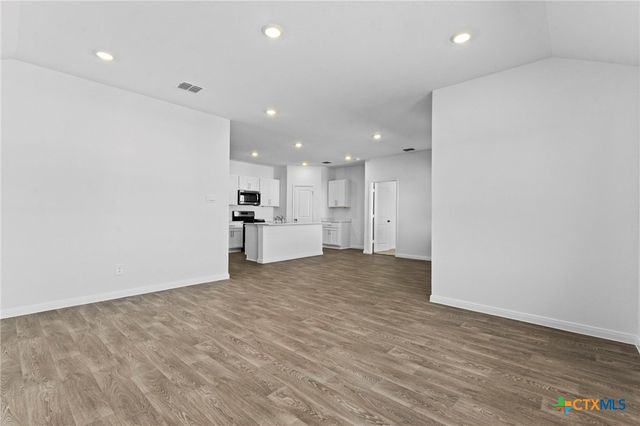 211 Las Lomas Drive, San Marcos, TX 78666