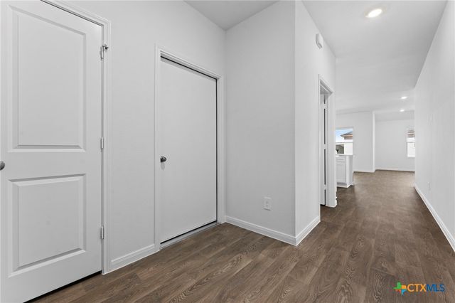 211 Las Lomas Drive, San Marcos, TX 78666