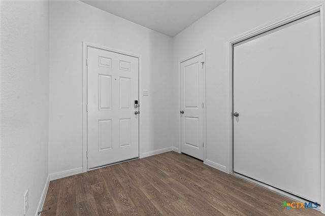 211 Las Lomas Drive, San Marcos, TX 78666