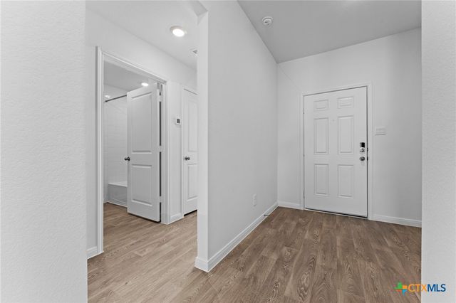 211 Las Lomas Drive, San Marcos, TX 78666