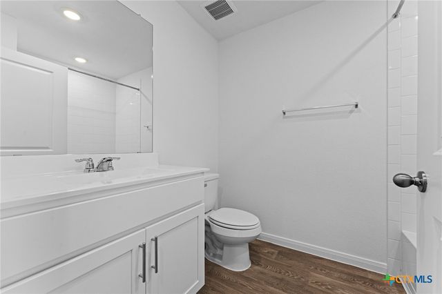 211 Las Lomas Drive, San Marcos, TX 78666