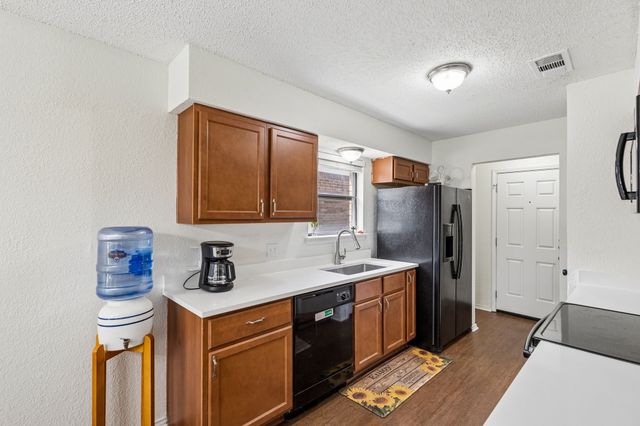 825 Bristol Avenue, Saginaw, TX 76179