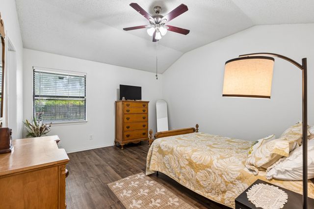 825 Bristol Avenue, Saginaw, TX 76179