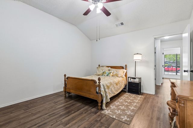 825 Bristol Avenue, Saginaw, TX 76179