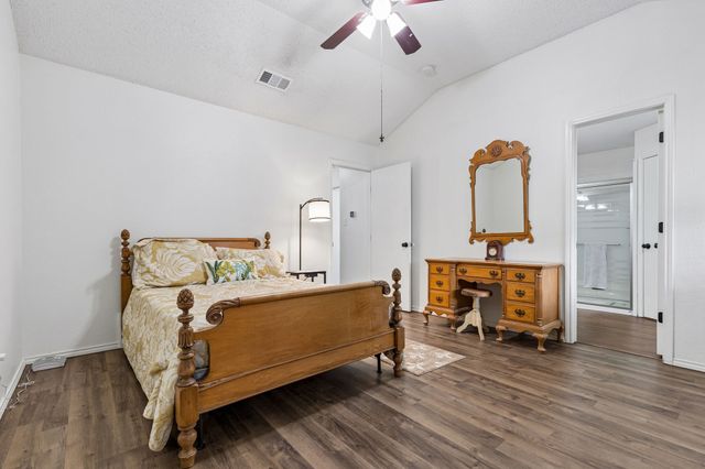 825 Bristol Avenue, Saginaw, TX 76179