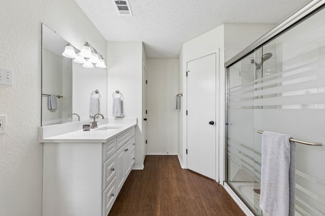 825 Bristol Avenue, Saginaw, TX 76179