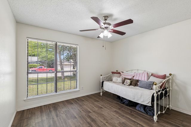 825 Bristol Avenue, Saginaw, TX 76179