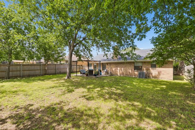 825 Bristol Avenue, Saginaw, TX 76179