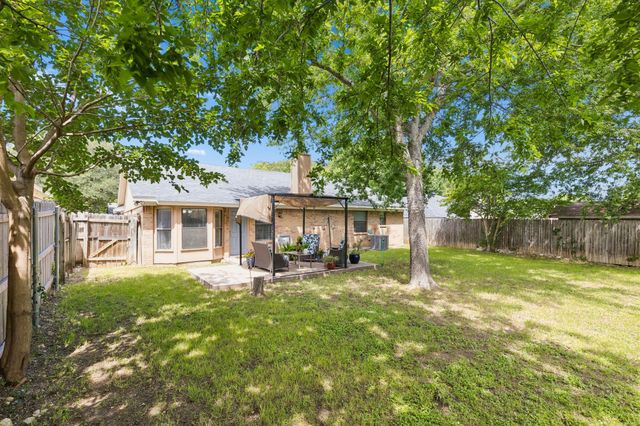 825 Bristol Avenue, Saginaw, TX 76179