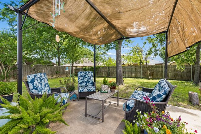 825 Bristol Avenue, Saginaw, TX 76179