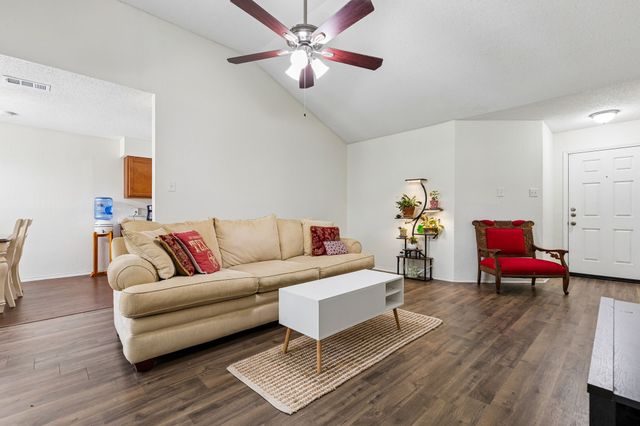 825 Bristol Avenue, Saginaw, TX 76179