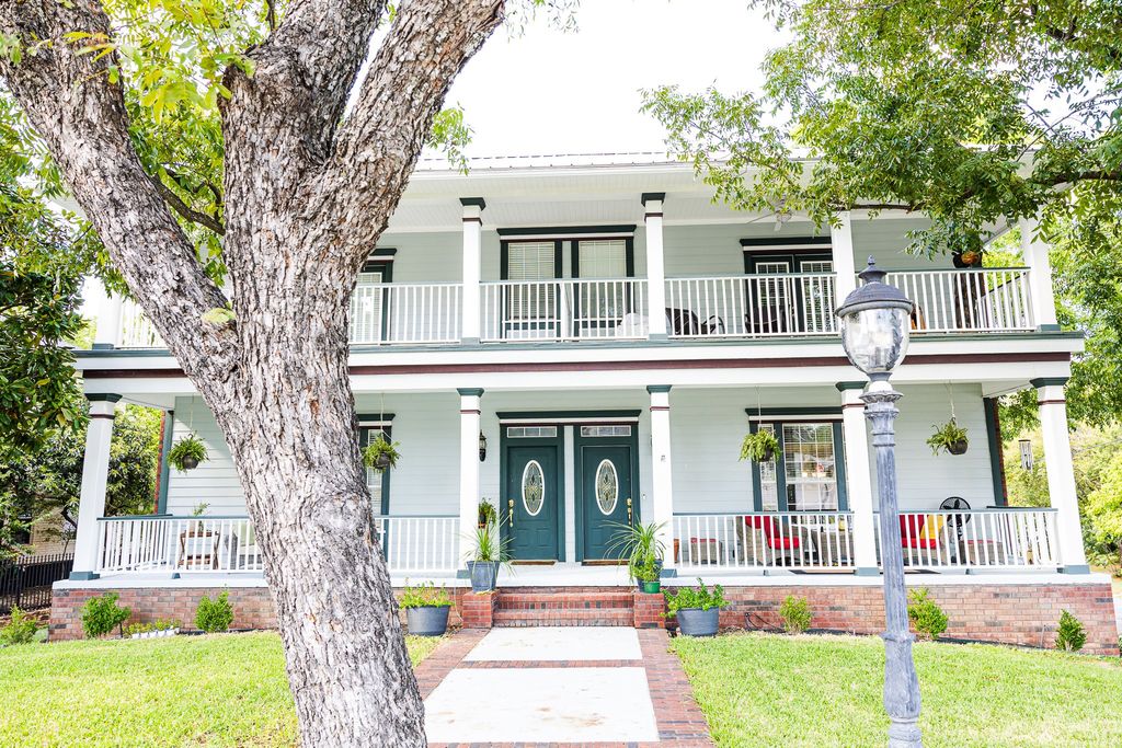 300 W Spring Street, Weatherford, TX 76086 — exterior