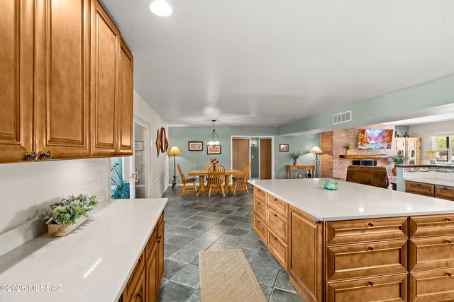 7005 N Wade Road, Tucson, AZ 85743