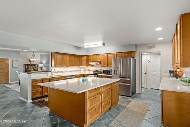 7005 N Wade Road, Tucson, AZ 85743