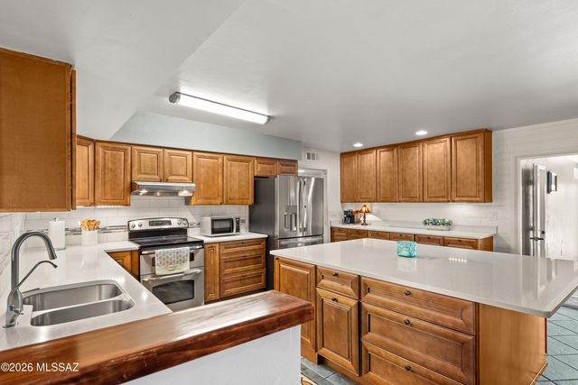 7005 N Wade Road, Tucson, AZ 85743