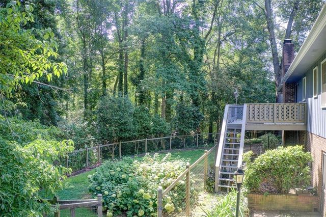 682 Ridgeview SW Drive, Lilburn, GA 30047