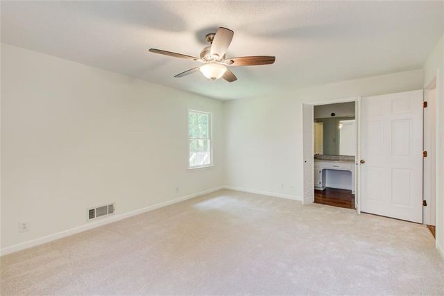 682 Ridgeview SW Drive, Lilburn, GA 30047
