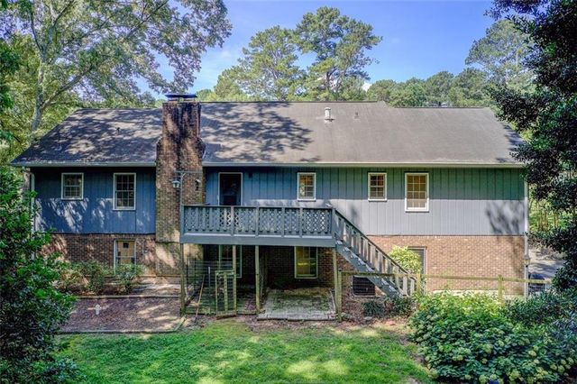 682 Ridgeview SW Drive, Lilburn, GA 30047