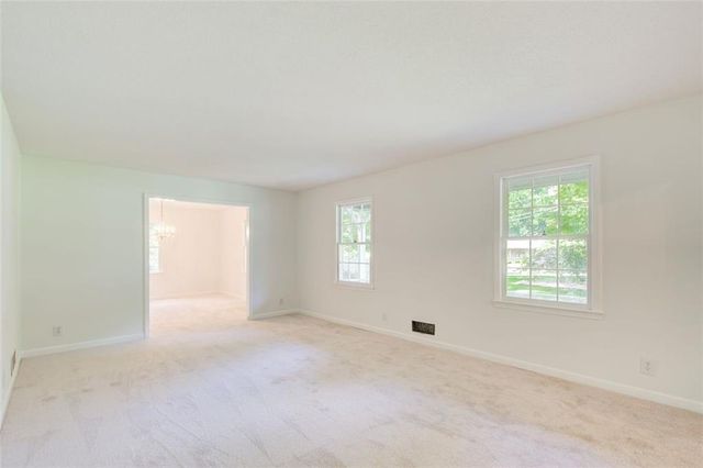 682 Ridgeview SW Drive, Lilburn, GA 30047