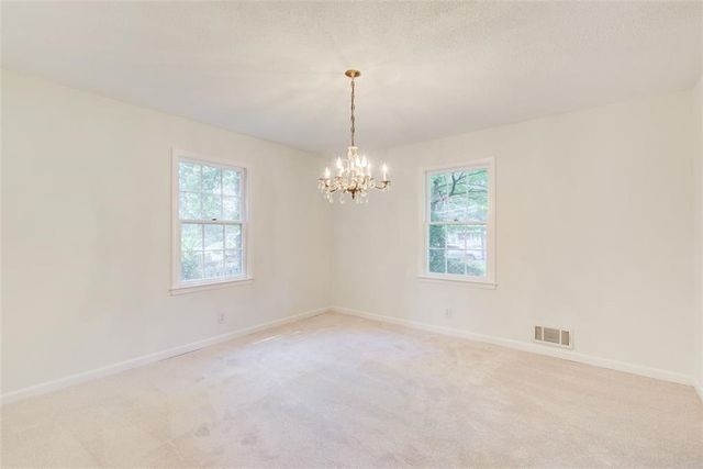 682 Ridgeview SW Drive, Lilburn, GA 30047