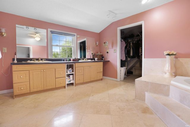 2649 Viehe Drive, Evansville, IN 47725