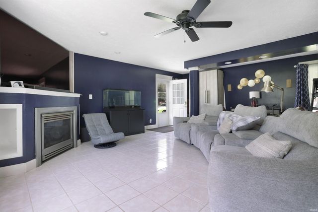 2649 Viehe Drive, Evansville, IN 47725