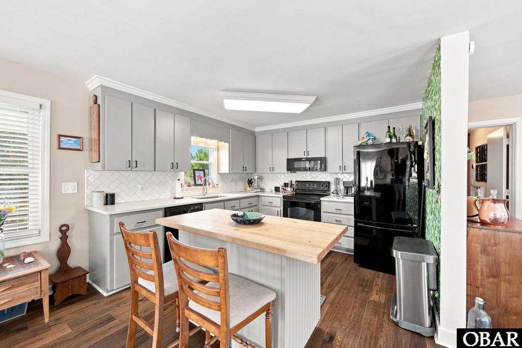 Image 14 of property listing at 4901 Palmer Drive, Kitty Hawk, NC 27949