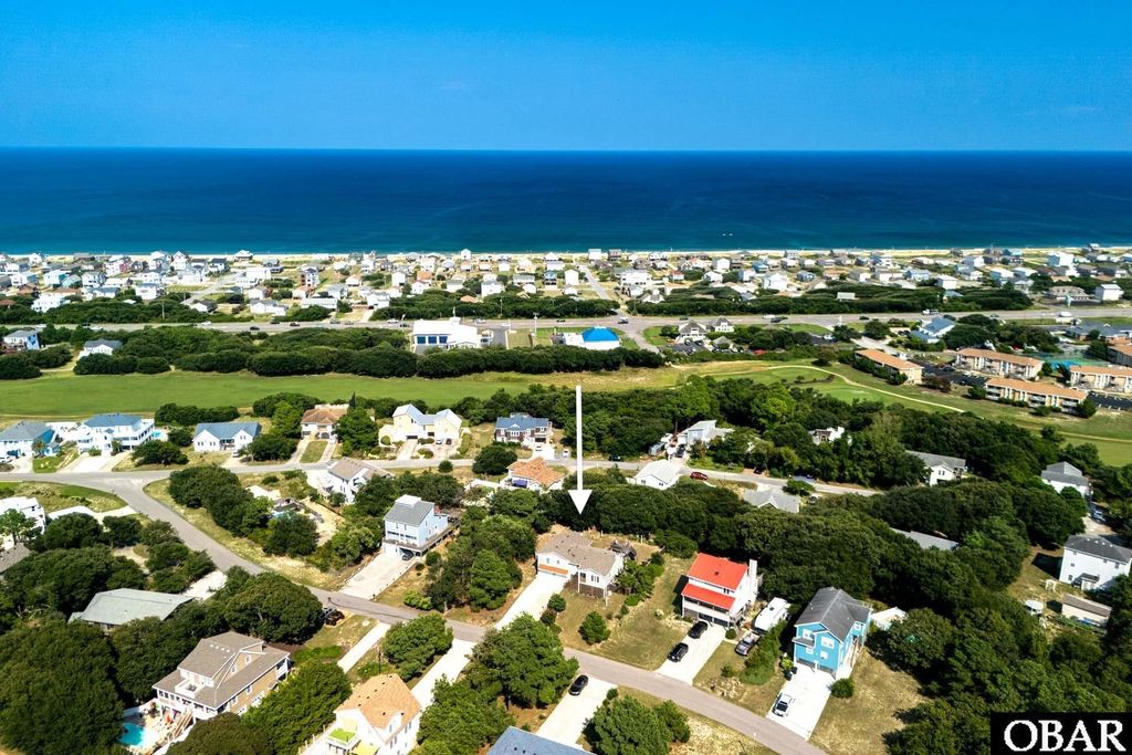 Image 4 of property listing at 4901 Palmer Drive, Kitty Hawk, NC 27949