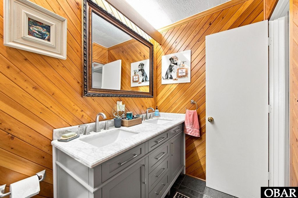 Image 36 of property listing at 4901 Palmer Drive, Kitty Hawk, NC 27949