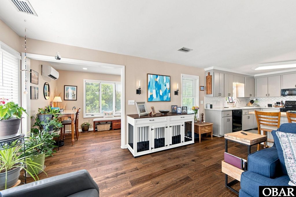Image 9 of property listing at 4901 Palmer Drive, Kitty Hawk, NC 27949
