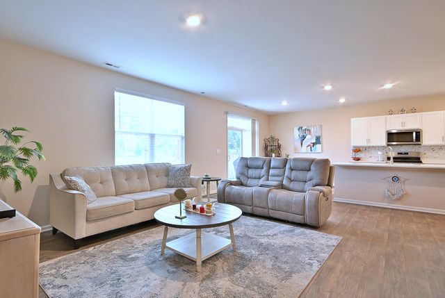 1381 Vineyard Lane, Pingree Grove, IL 60140