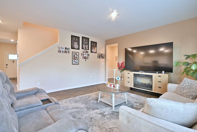 1381 Vineyard Lane, Pingree Grove, IL 60140