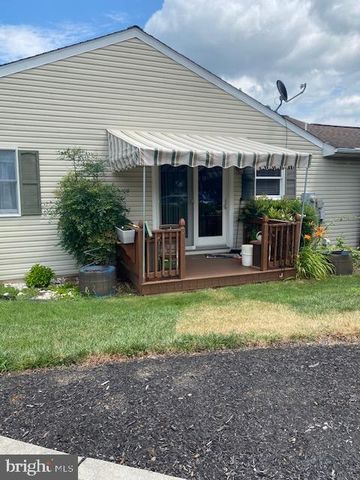 210 KENNEDY CT, Hanover, PA 17331